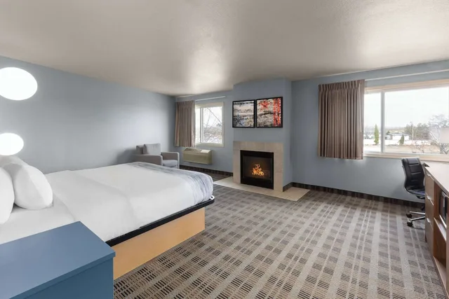 غرفة سوبيريور بسرير كينج، Americinn By Wyndham Oscoda Near Ausable River 3/3