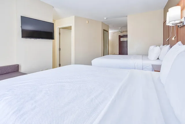 Upgrade, Suite, 2 Queen Beds, Sofa، Comfort Inn and Suites Montgomery East Carmichael Rd 8/10