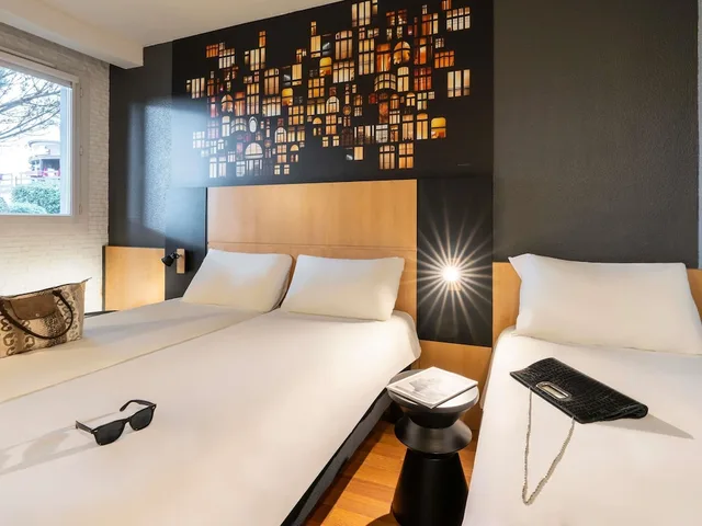 غرفة قياسية بثلاثة أسرّة، Ibis Macon Sud 1/3