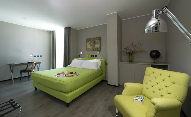 جناح، H2C HOTEL MILANOFIORI 7/10