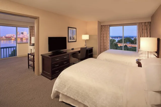 جناح كلوب بسريرين مزدوجين بإطلالة على النهر، Sheraton Louisville Riverside Hotel 1/2