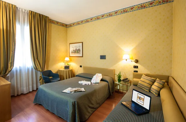 غرفة قياسية ثلاثية، Hotel Lombardia 1/1
