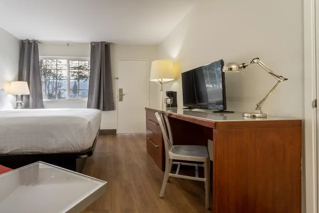 غرفة بسرير كينج، Riverfront Inn Roseburg 4/5
