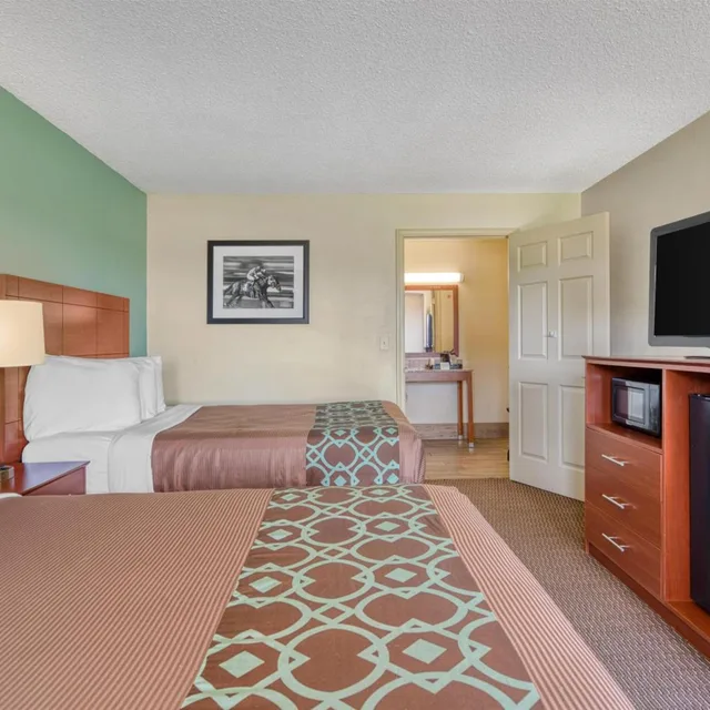 غرفة بسريرين مزدوجين لذوي الإعاقة، Surestay Hotel By Best Western Bowling Green North 3/6