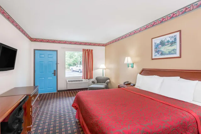 غرفة بسرير كينج للمدخنين، Days Inn By Wyndham North Columbia Ft Jackson 1/4