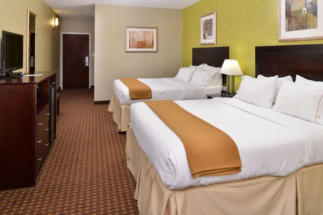 غرفة قياسية بسريرين كوين لذوي الإعاقة، Holiday Inn Express And Suites Indianapolis W Airport Area 3/3