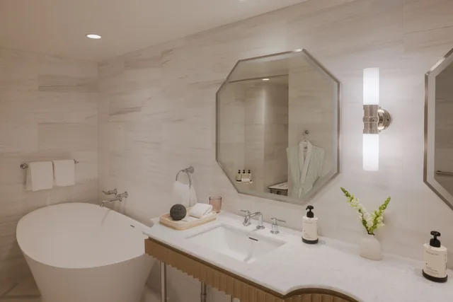 1 Bedroom, Suite, King Bed, Ocean Front، Regent Santa Monica Beach 3/3