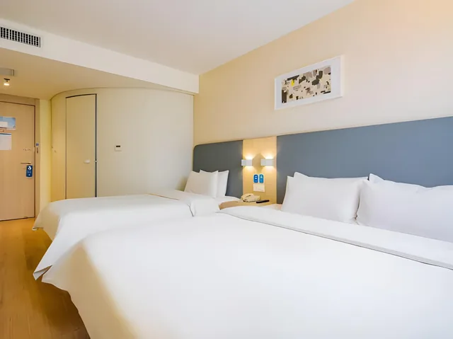 غرفة عائلية بسرير كينج وسرير فردي، Hanting Hotel Xi'an Bell Drum Tower Muslim Street 1/2