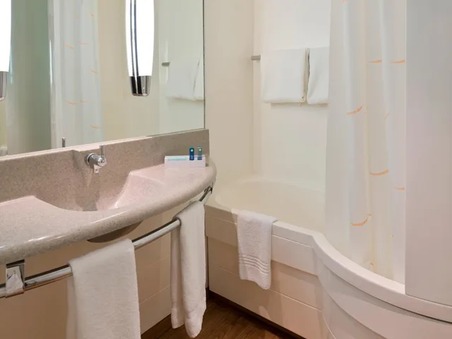 Superior, Twin Beds, Novotel Paris Nord Expo Aulnay 7/10