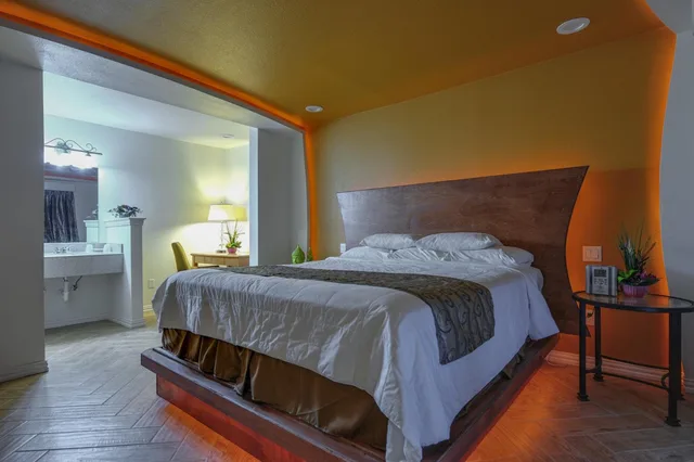 Dream, Suite، Romantic Inn Suites 9/10