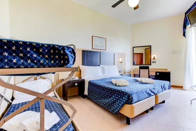 غرفة رباعية بشرفة، Hotel Verona 1/10