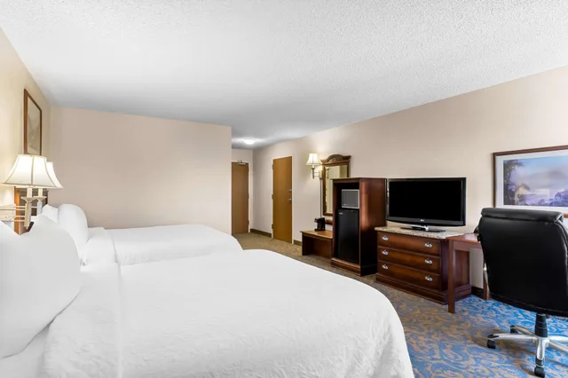Room, 2 Queen Beds, Accessible, Best Western Cheyenne 3/7