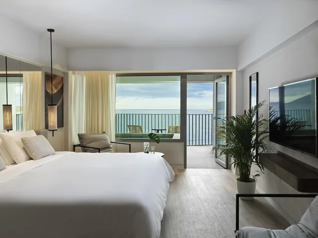 Junior Suite, King Bed, Sea Front, Plunge Pool، NIKO Seaside Resort MGallery - Adults Only 2/3