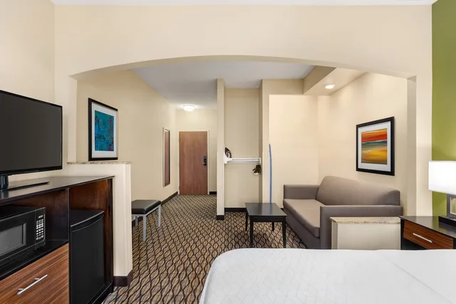 جناح بسرير كوين لذوي الإعاقة، Holiday Inn Express Hotel Suites Edmond 6/10