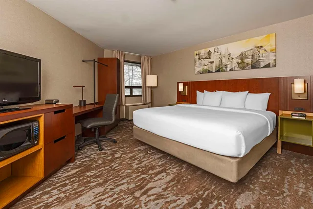 غرفة بسرير كينج، Comfort Inn Cambridge - Highway 401 6/9