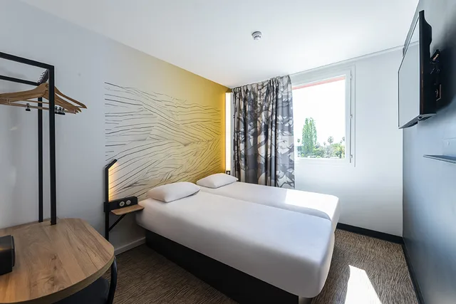 غرفة قياسية بسريرين منفصلين، B&B HOTEL Nice Aeroport Arenas 2/2