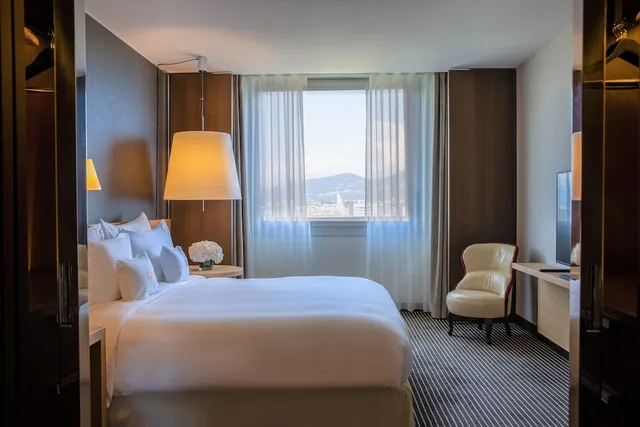 جناح رئاسي بسرير فردي بإطلالة على البحيرة، INTERCONTINENTAL GENEVA 1/2