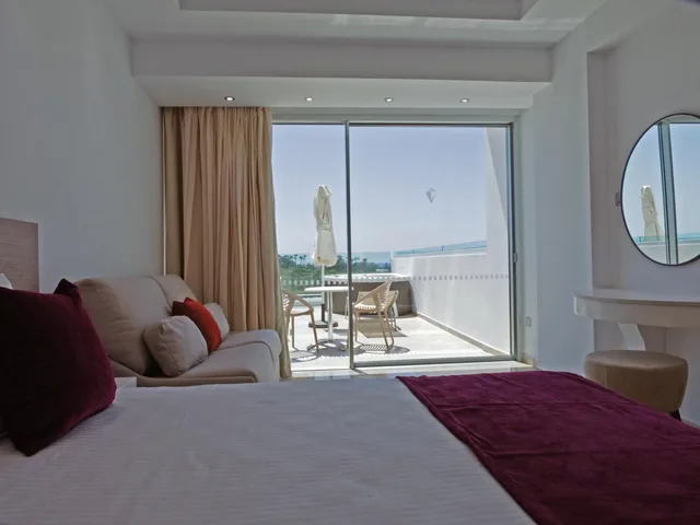 غرفة سوبيريور بسريرين منفصلين بشرفة مع أريكة، Amethyst Napa Hotel & Spa 2/2