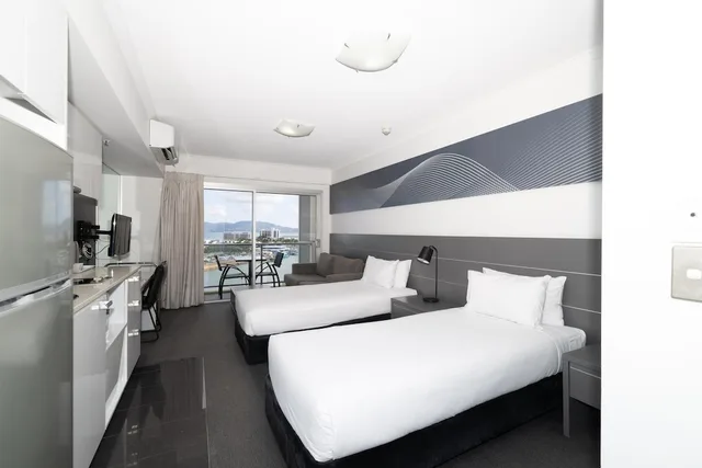 City, Studio, King Bed، Oaks Townsville Metropole Hotel 5/10