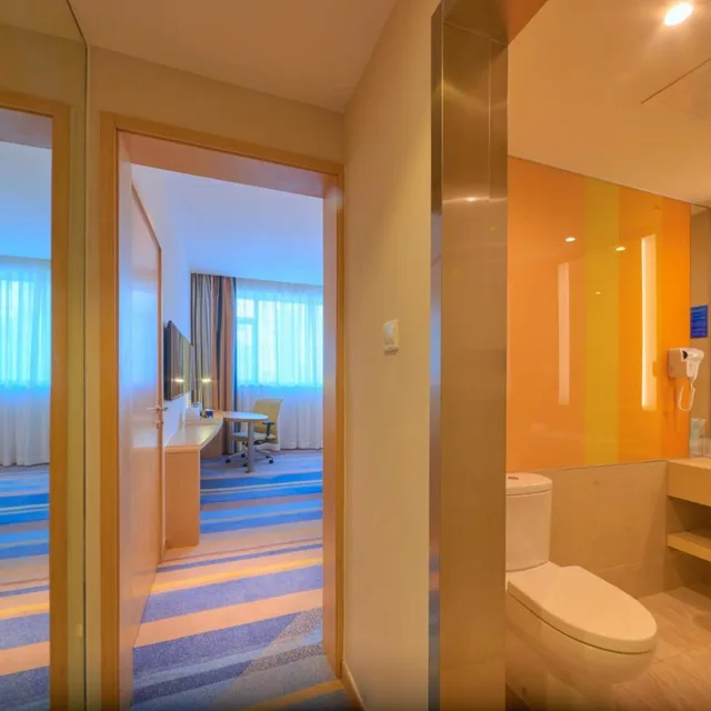 جناح بسرير كينج بغرفة نوم واحدة في طابق مرتفع، Holiday Inn Express Shanghai Zhenping 1/2