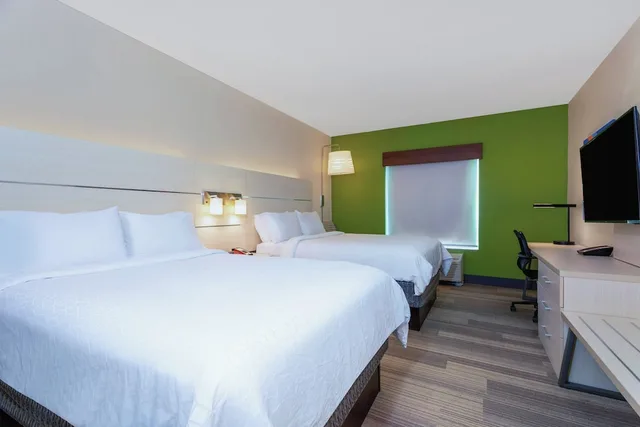 غرفة قياسية بسريرين كوين، Holiday Inn Express and Suites Orlando - International Drive 3/7