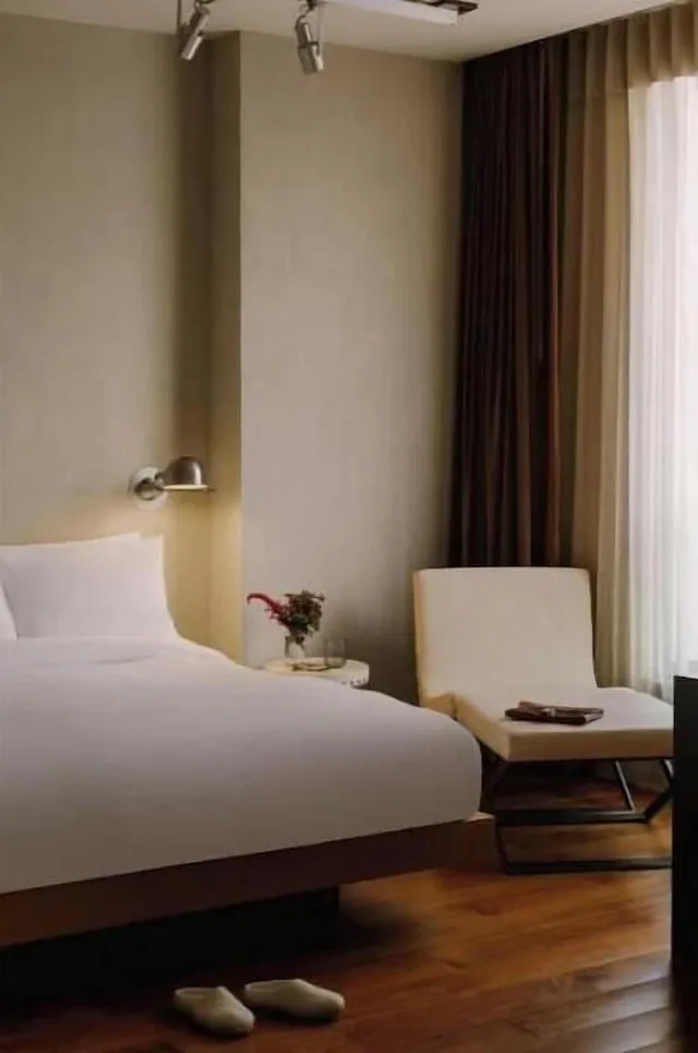 جناح بريميوم بسرير كينج مع أريكة، Chambers Hotel 4/6