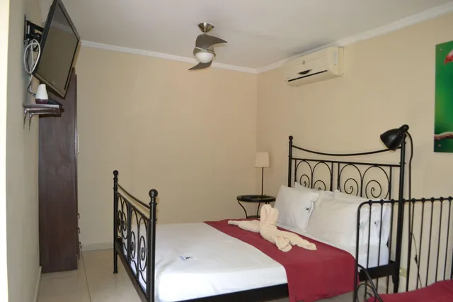 غرفة ثلاثية، The Balboa Inn Bed Breakfast 2/8