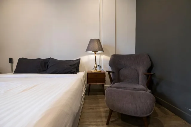 غرفة ديلوكس بسرير مزدوج بشرفة، Iron32 Hotel Bar And Bistro 5/10
