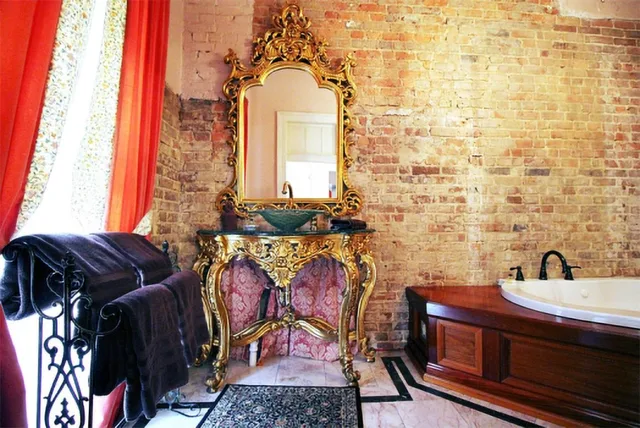 جناح سوبيريور، The Olivier House Hotel 1/1
