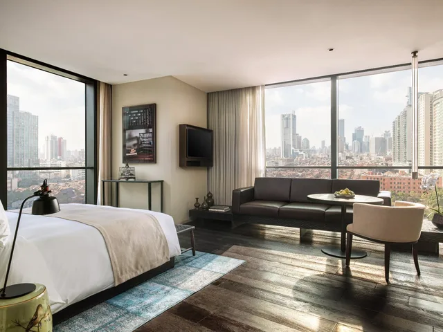 Studio 70, Upper House Shanghai 1/1