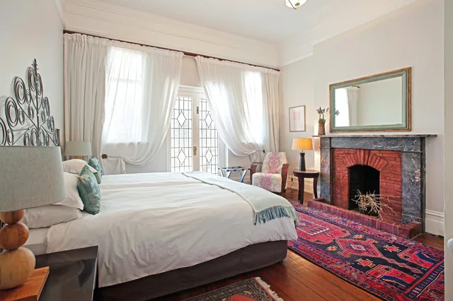 شقة بسريرين كينج، Barry Hall Apartments 1/10