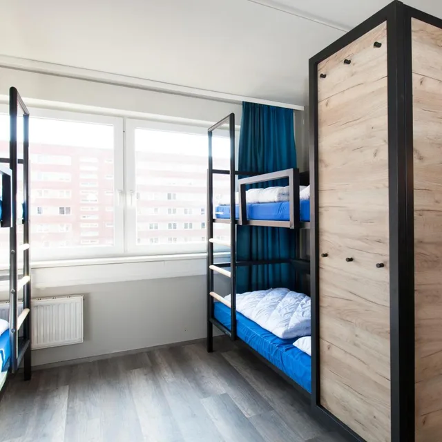 سكن مشترك للنساء، A&O Koln Neumarkt 1/4