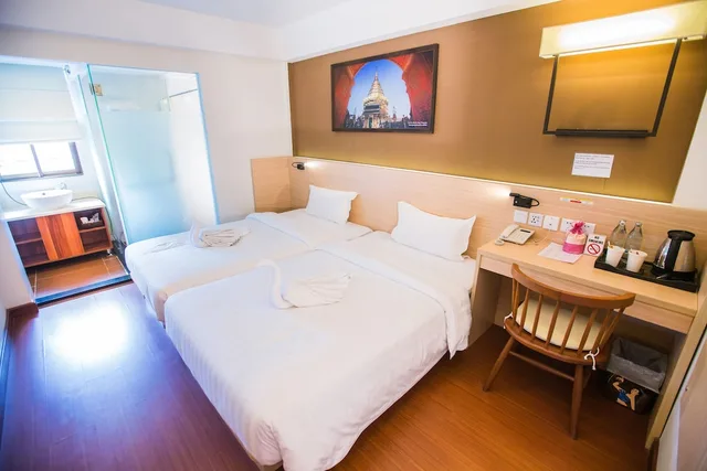غرفة قياسية بسريرين منفصلين، CHIANG ROI 7 DAYS INN 2/6