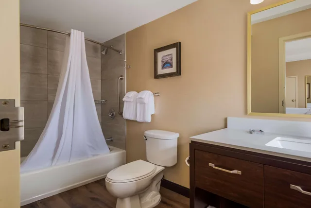 جناح بسرير كينج لذوي الإعاقة، Best Western Syracuse Downtown Hotel Suites 3/3