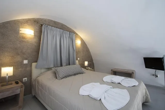 Maisonette, Queen Bed, Sofa، Erato Apartments Santorini 5/10