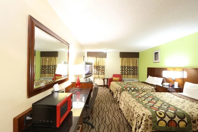 Standard, 2 Double Beds, Smoking, Dexter Inn 3/8