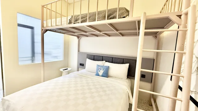 غرفة عائلية ثلاثية، Hotel With OK 1/2