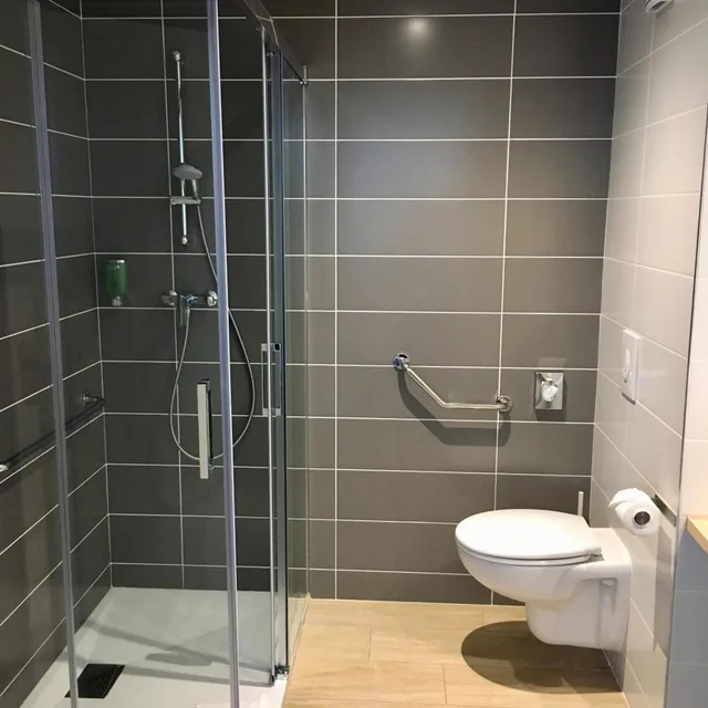 غرفة ديلوكس ثلاثية، Brit Hotel Confort Martigues 5/6