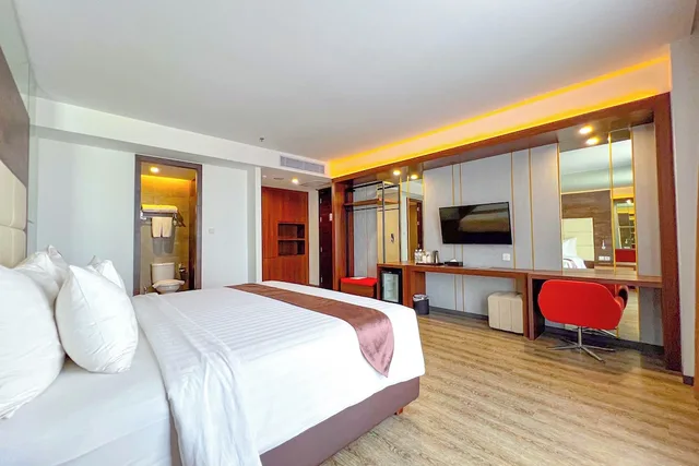 Deluxe, King Bed, Asialink Hotel By Prasanthi 6/10