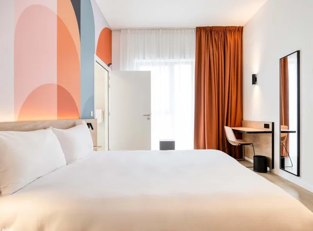 Superior, Double Bed, B&B HOTEL Mechelen 1/1