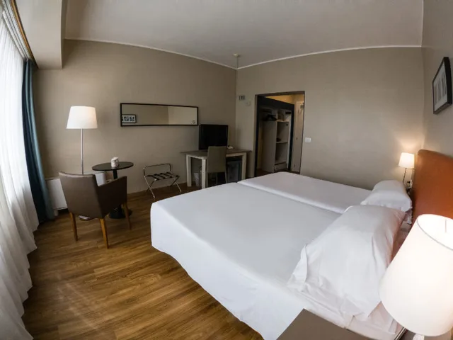 غرفة كومفورت ثلاثية، Hotel Blaise & Francis 3/3