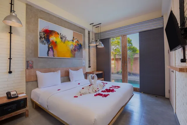 Deluxe, Double Bed, Pool Access, FRii Bali Echo Beach 4/7