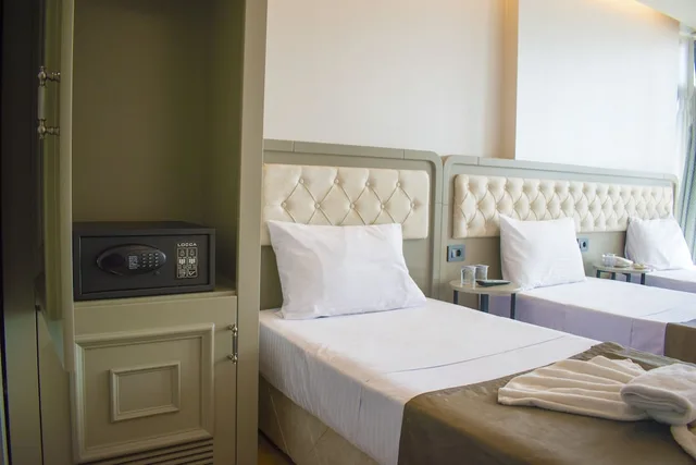 غرفة قياسية ثلاثية بثلاثة أسرّة بإطلالة على البحر، Mayer Hotel 6/10