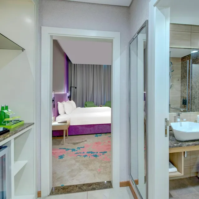 غرفة بسرير فردي بإطلالة على المدينة، La Quinta by Wyndham Abu Dhabi Al Wahda 7/7