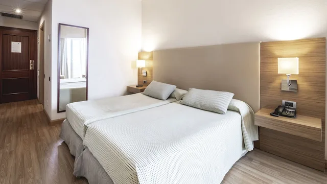 غرفة بسرير مزدوج بإطلالة على البحر، Be Live Adults Only Tenerife 1/2