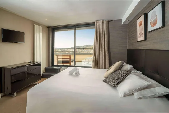 شقة بسرير كوين بغرفتي نوم، Best Western Hotel Le Quercy 1/5
