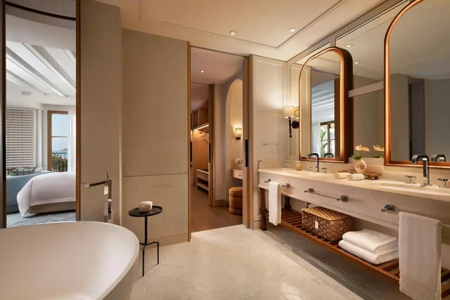 1 Bedroom, Royal, Penthouse Suite, King Bed, Sea Front, Main Building, Top Floor، St Regis Mardavall Mallorca Resort 4/5