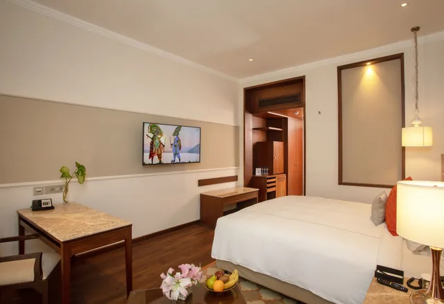 غرفة سوبيريور بسرير كينج بإطلالة على المسبح، Taj Mahal Lucknow 4/6