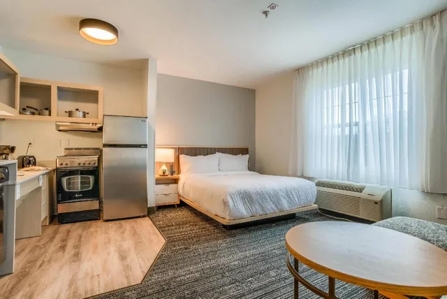 جناح بسرير كوين، MainStay Suites Mobile, AL 2/5