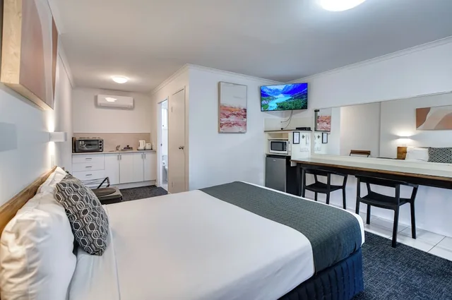غرفة تنفيذية بسرير كوين، Gateway Motel Caboolture 2/7